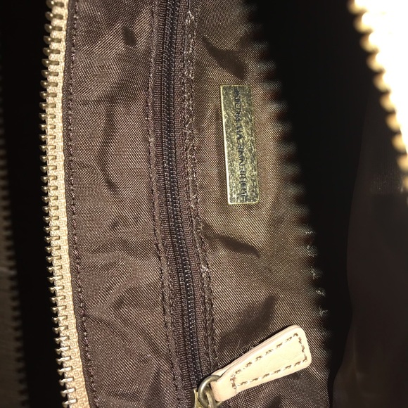 Tan Adrienne Vittadini clutch with studded strap - Picture 5 of 6